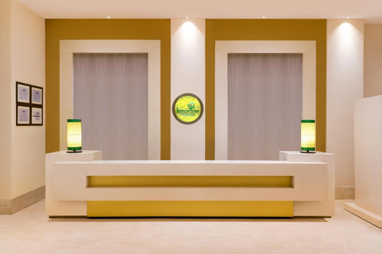 เลมอน ทรี พรีเมียร์ 2 คุรคุราม Hotel คูร์เคาน์ ภายนอก รูปภาพ